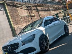 Weiß Gebraucht 2017 Mercedes CLA220 AMG Limousine | 24.500 € (Teuer)