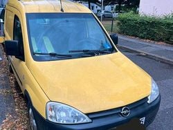 Gelb Gebraucht 2010 Opel Combo Van / Kleinbus | 1.650 € (Guter Preis)
