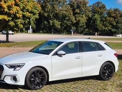 Weiß Gebraucht 2020 Audi A3 Sport Limousine | 22.499 € (Fairer Preis)