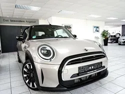 Grau Gebraucht 2023 Mini Cooper Cabriolet Classic Cabrio | 28.950 € (Fairer Preis)