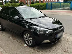 Schwarz Gebraucht 2016 Hyundai i20 Passion Plus Kleinwagen | 9.000 € (Guter Preis)
