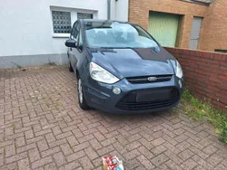 Grau Gebraucht 2011 Ford S-MAX S Van / Kleinbus | 7.200 € (Fairer Preis)