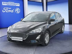 Obsidianschwarz metallic Gebraucht 2021 Ford Focus Limousine | 16.990 € (Guter Preis)