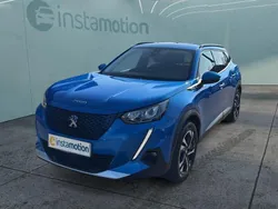 Blau Gebraucht 2021 Peugeot e-2008 SUV | 19.399 € (Fairer Preis)