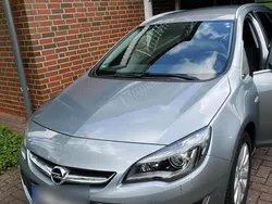 Silber Gebraucht 2013 Opel Astra Innovation Kombi | 6.500 € (Etwas zu teuer)