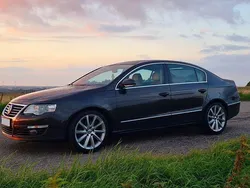 Braun Gebraucht 2009 VW Passat Highline Limousine | 6.750 € (Etwas zu teuer)