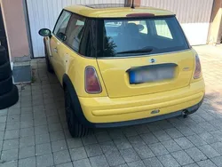 Gelb Gebraucht 2003 Mini Cooper Kleinwagen | 3.000 €