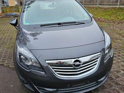 Grau Gebraucht 2011 Opel Meriva Innovation Van / Kleinbus | 6.650 € (Fairer Preis)