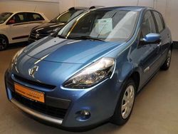 Blau metallic Gebraucht 2011 Renault Clio II Dynamique Limousine | 6.950 €