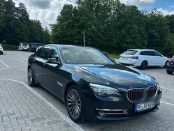 Grau Gebraucht 2014 BMW 730 Limousine | 25.500 €