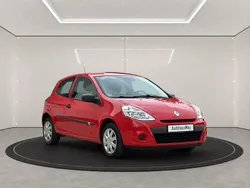 Rot Gebraucht 2012 Renault Clio III Kleinwagen | 3.950 € (Fairer Preis)