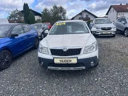 Weiß Gebraucht 2012 Skoda Octavia Scout Scout 4x4 Kombi | 6.996 € (Guter Preis)