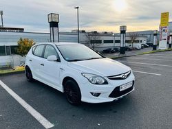 Weiß Gebraucht 2010 Hyundai i30 Edition Limousine | 4.300 € (Fairer Preis)