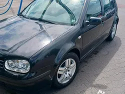 Schwarz Gebraucht 2002 VW Golf IV Kleinwagen | 1.350 € (Fairer Preis)