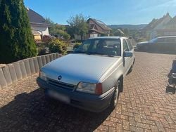 Silber Gebraucht 1990 Opel Kadett Coupé | 2.800 €