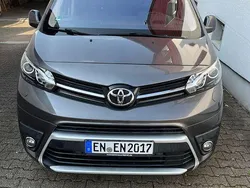 Grau Gebraucht 2017 Toyota Proace Executive Van | 30.000 € (Fairer Preis)