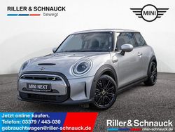 Silber Gebraucht 2023 Mini Cooper SE Classic Kleinwagen | 21.900 € (Etwas zu teuer)
