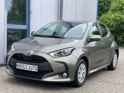Braun Gebraucht 2023 Toyota Yaris Comfort Kleinwagen | 17.995 € (Fairer Preis)