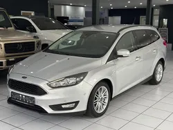 Silber Gebraucht 2018 Ford Focus Limousine | 12.990 € (Guter Preis)