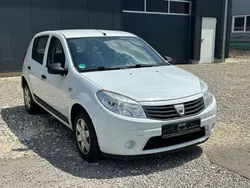 Weiß Gebraucht 2009 Dacia Sandero Ambiance Kleinwagen | 590 € (Superpreis)