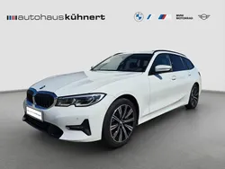 Alpinweiss iii Gebraucht 2022 BMW 330 Sport Line Limousine | 39.875 € (Teuer)