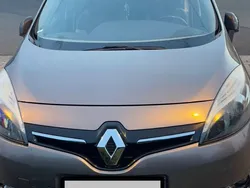 Grau Gebraucht 2013 Renault Grand Scénic III Bose Edition Van / Kleinbus | 8.500 € (Teuer)