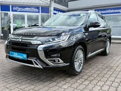 Schwarz Gebraucht 2018 Mitsubishi Outlander P-HEV Edition Limousine | 21.990 € (Fairer Preis)