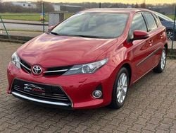 Rot Gebraucht 2014 Toyota Auris Limousine | 14.450 € (Fairer Preis)