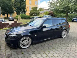 Schwarz Gebraucht 2011 BMW 320 Lifestyle Kombi | 10.000 €