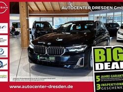 Black sapphire metallic Gebraucht 2022 BMW 530e Luxury Line Kombi | 33.890 € (Superpreis)