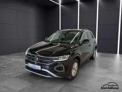 Deep black perleffekt (schwarz) Gebraucht 2022 VW T-Roc Life SUV | 25.340 € (Guter Preis)