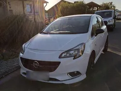 Weiß Gebraucht 2017 Opel Corsa Color Edition Kleinwagen | 8.100 € (Fairer Preis)