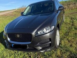 Grau Gebraucht 2017 Jaguar F-Pace Portfolio SUV | 33.800 €