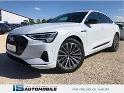 Gletscherweiß metallic Gebraucht 2020 Audi e-tron Sportback Advanced SUV | 32.799 € (Etwas zu teuer)