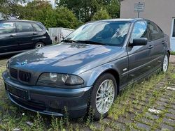 Grau Gebraucht 2000 BMW 328 M Sport Limousine | 4.000 €