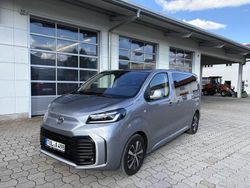 Silver metallic Gebraucht 2024 Toyota Proace Verso Club Kombi | 46.490 € (Etwas zu teuer)
