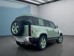 Grün Gebraucht 2024 Land Rover Defender SUV | 82.599 € (Teuer)