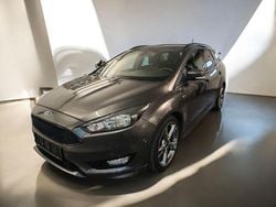 Grau Gebraucht 2018 Ford Focus ST-Line Kombi | 8.990 € (Guter Preis)