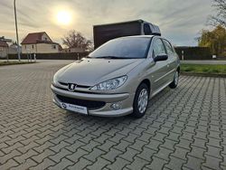 Grau Gebraucht 2006 Peugeot 206 Filou Limousine | 3.999 €