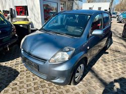 Silber Gebraucht 2009 Daihatsu Sirion Kleinwagen | 2.690 € (Fairer Preis)