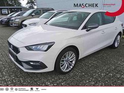Weiß Gebraucht 2021 Seat Leon FR-Line Limousine | 17.440 € (Guter Preis)