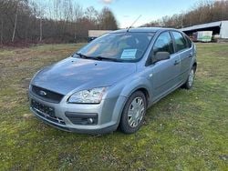 Silber Gebraucht 2005 Ford Focus Trend Limousine | 1.450 € (Superpreis)