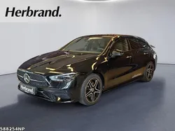 Schwarz Gebraucht 2025 Mercedes CLA200 Shooting Brake AMG Kombi | 41.190 € (Teuer)
