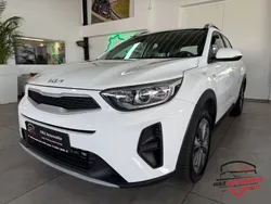 Weiß Gebraucht 2023 Kia Stonic SUV | 18.390 € (Fairer Preis)