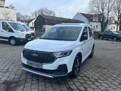 Weiß Gebraucht 2022 Ford Tourneo Connect Active Van / Kleinbus | 29.989 € (Guter Preis)