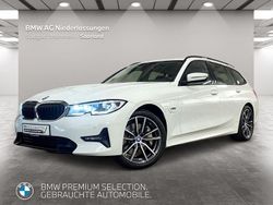 Weiß Gebraucht 2021 BMW 330e Sport Line Kombi | 30.990 € (Fairer Preis)