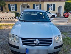 Silber Gebraucht 2002 VW Passat Limousine | 2.180 €