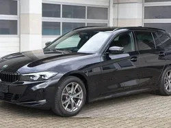Black sapphire Gebraucht 2024 BMW 318 Kombi | 32.390 € (Guter Preis)