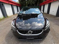 Schwarz Gebraucht 2018 Volvo V40 R-Design Kombi | 13.900 € (Superpreis)