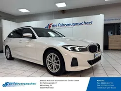 Weiss Gebraucht 2022 BMW 320 Sport Line Kombi | 29.988 € (Fairer Preis)